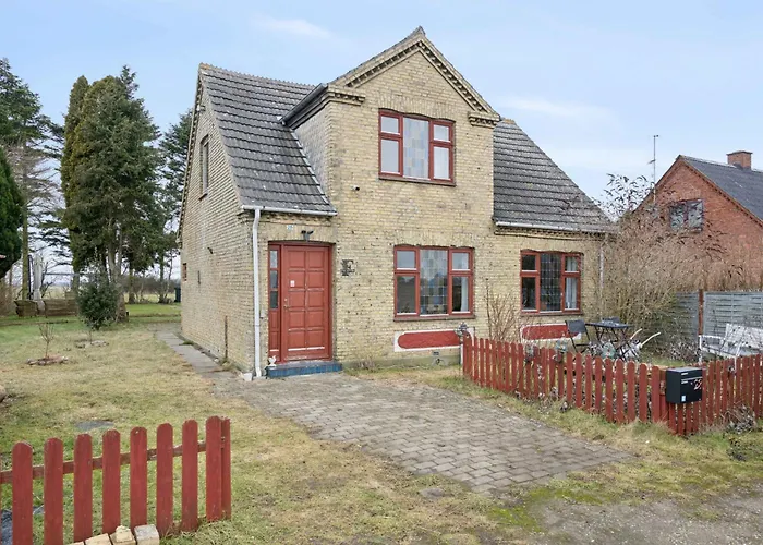 Spacious Near Lalandia بيت للعطل Rødby